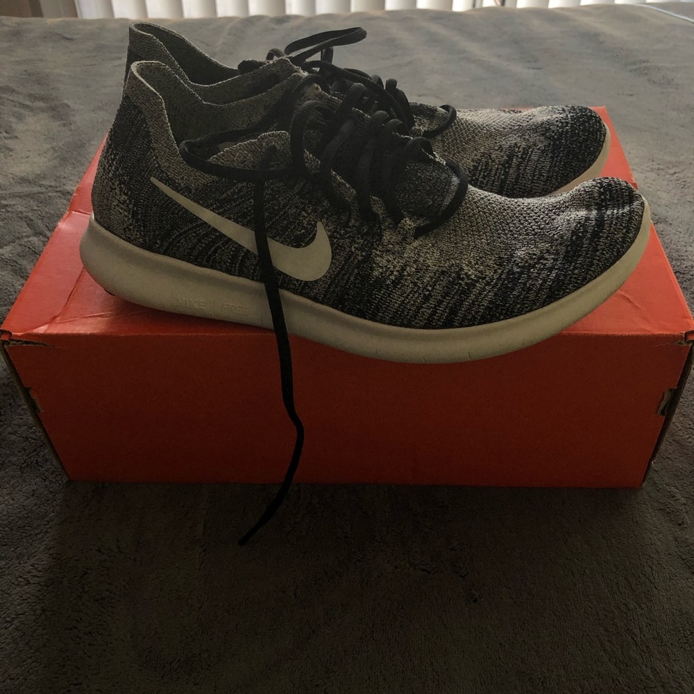 Nike Free Runs Flyknit Black/White